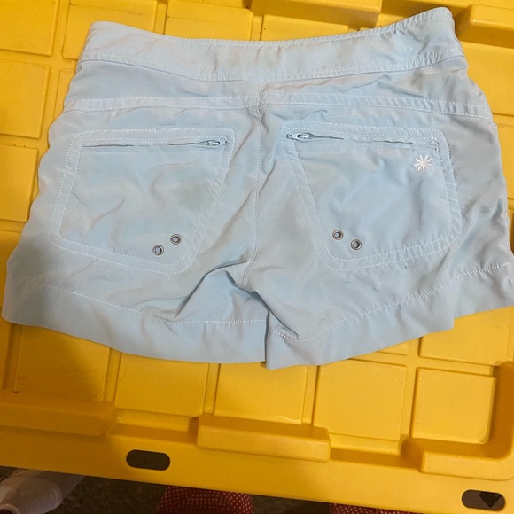 Athleta Light Blue Trekkie Hiking Utility Shorts - Size 0 - Picture 3 of 5
